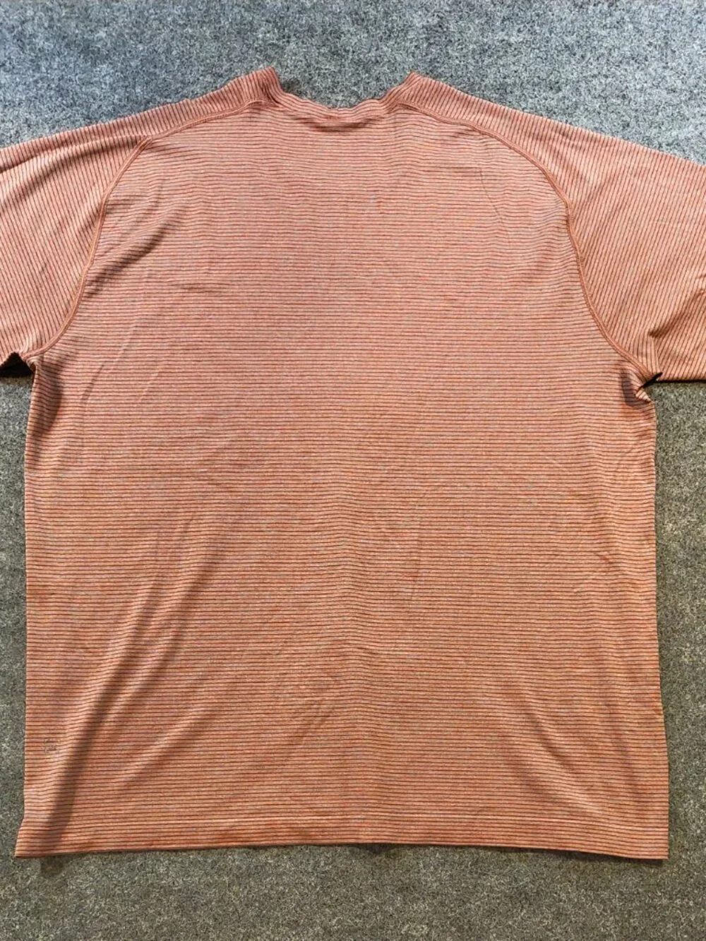 Lululemon Men’s Performance Tee – XXL – Rust Striped